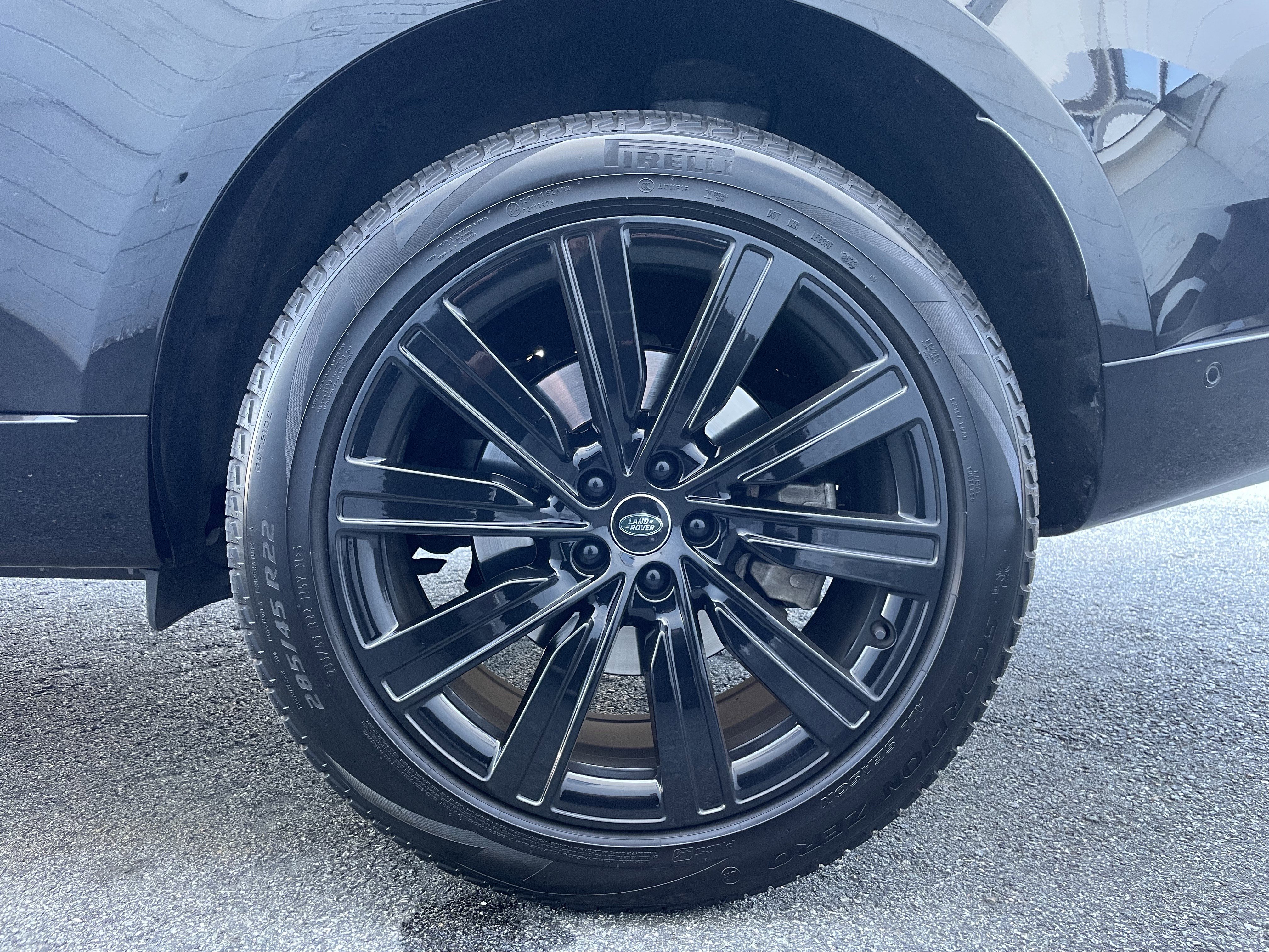 Used 2023 Land Rover Range Rover SE image 10