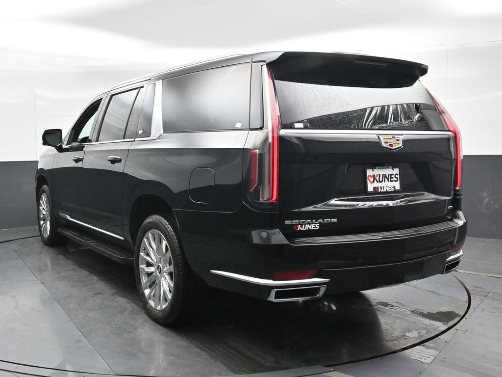 Used 2023 Cadillac Escalade ESV Premium Luxury image 10