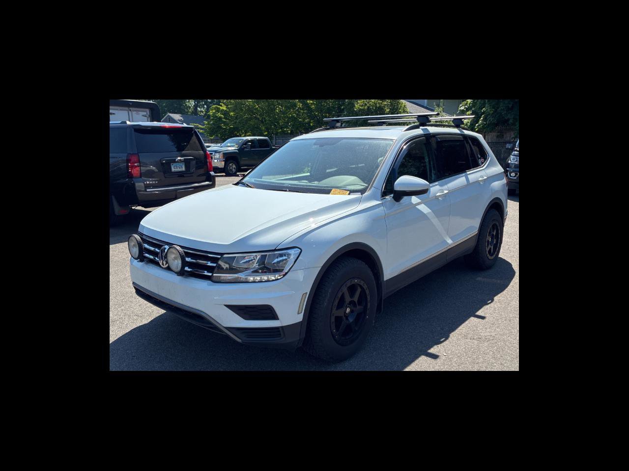 Used 2020 Volkswagen Tiguan SE w/ Panoramic Sunroof Package FWD image 1