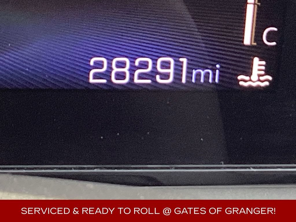 Used 2025 Chevrolet Trax LT w/ LT Convenience Package FWD image 4