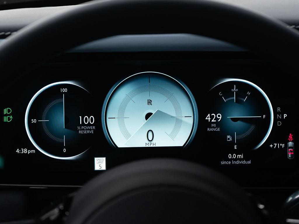 Certified 2025 Rolls-Royce Cullinan AWD/4WD image 45