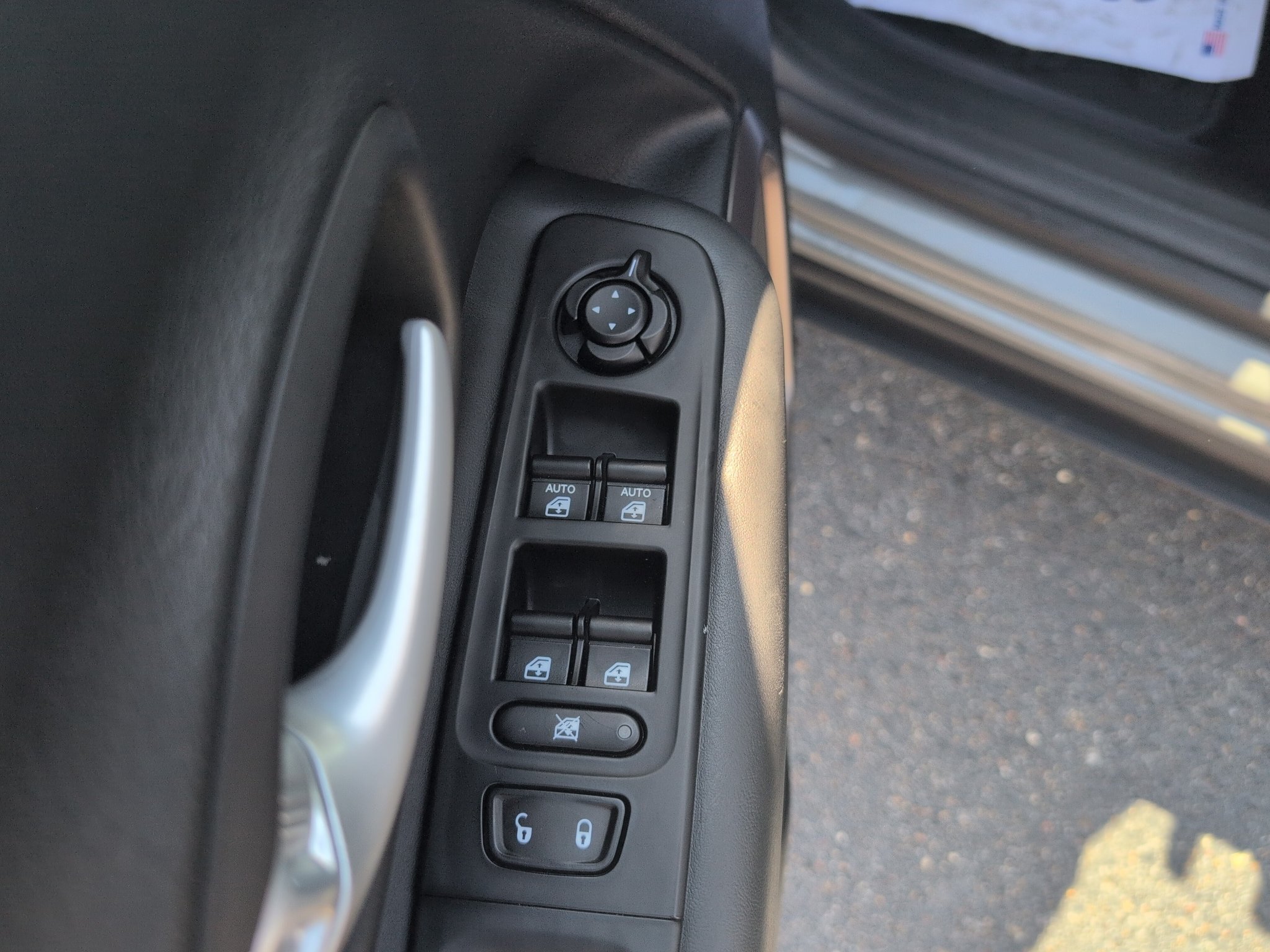 Used 2023 Jeep Renegade Latitude AWD/4WD image 15