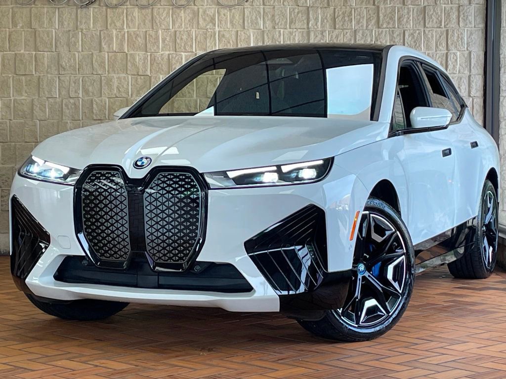 Used 2024 BMW iX xDrive50 w/ Sport Package AWD/4WD image 2