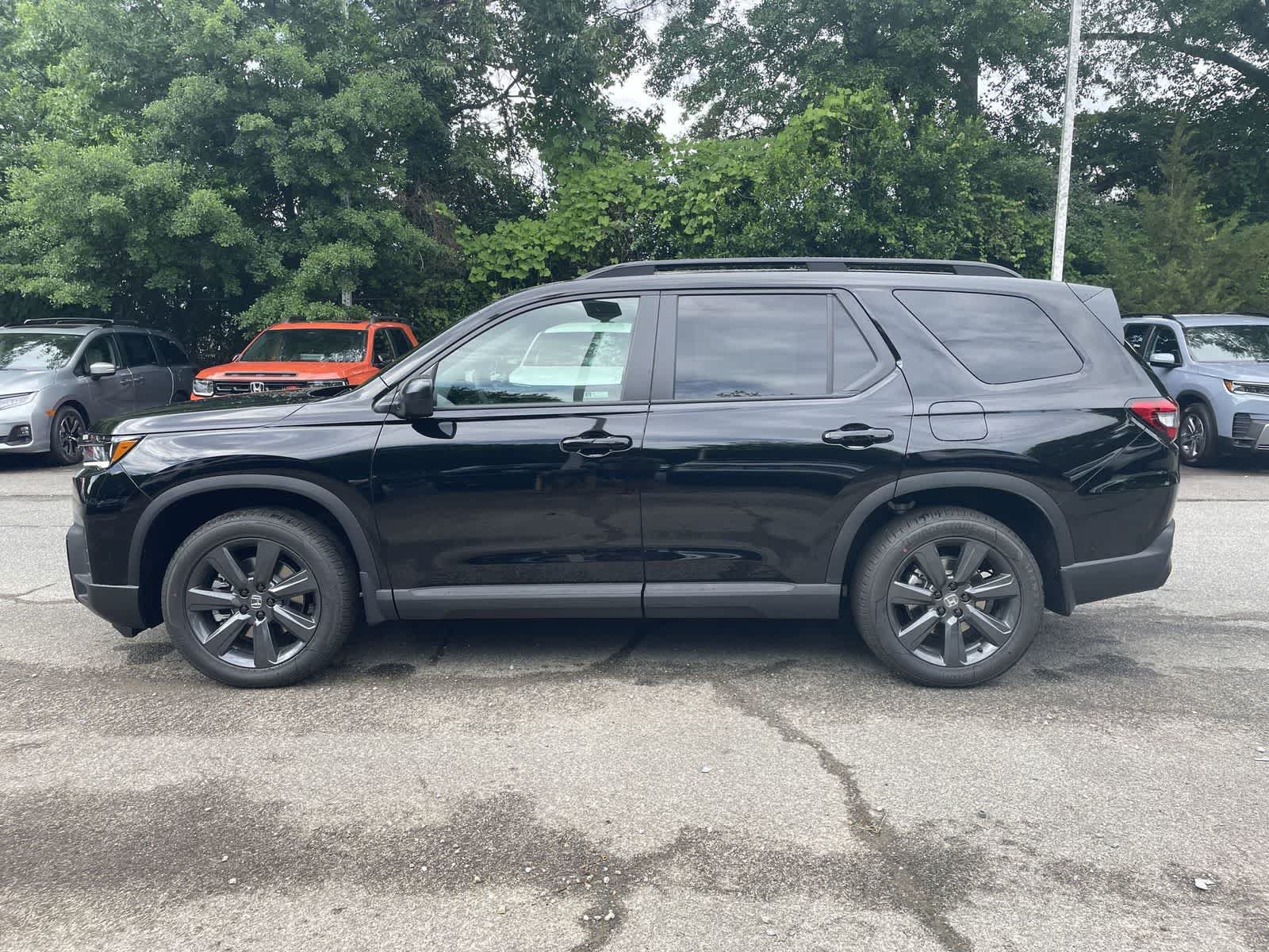 New 2026 Honda Pilot Sport image 2