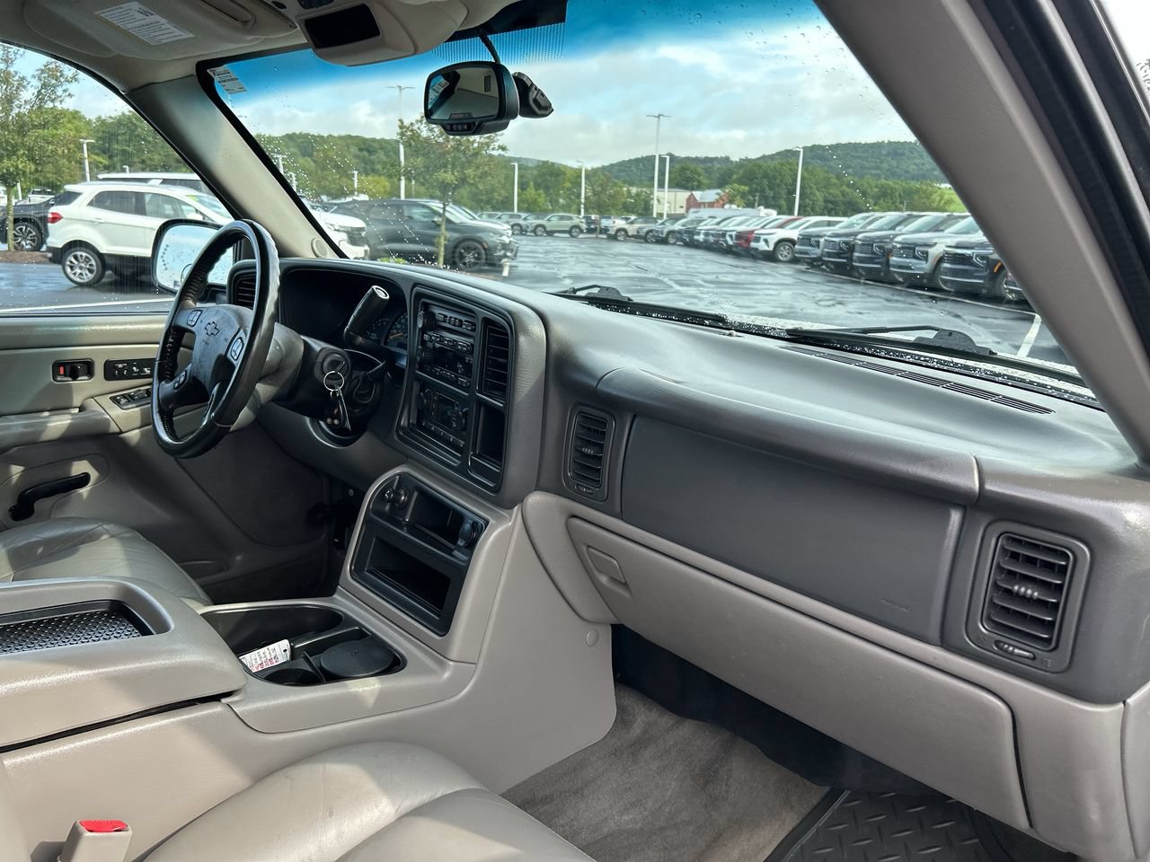 Used 2005 Chevrolet Avalanche 2500 w/ Preferred Equipment Group AWD/4WD image 16
