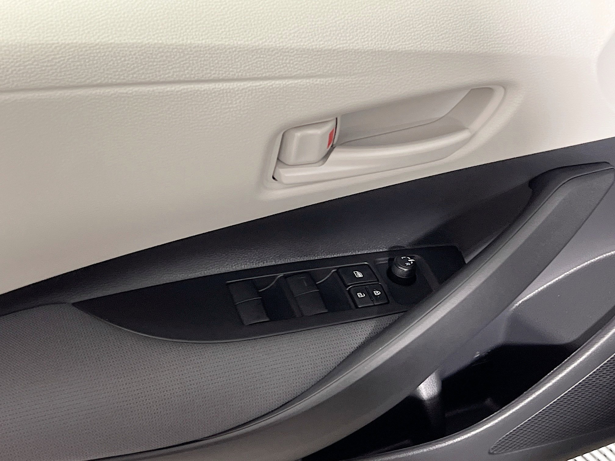 Used 2025 Toyota Corolla LE image 17