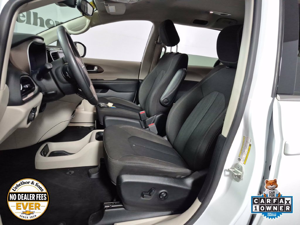 Used 2023 Chrysler Voyager LX FWD image 9