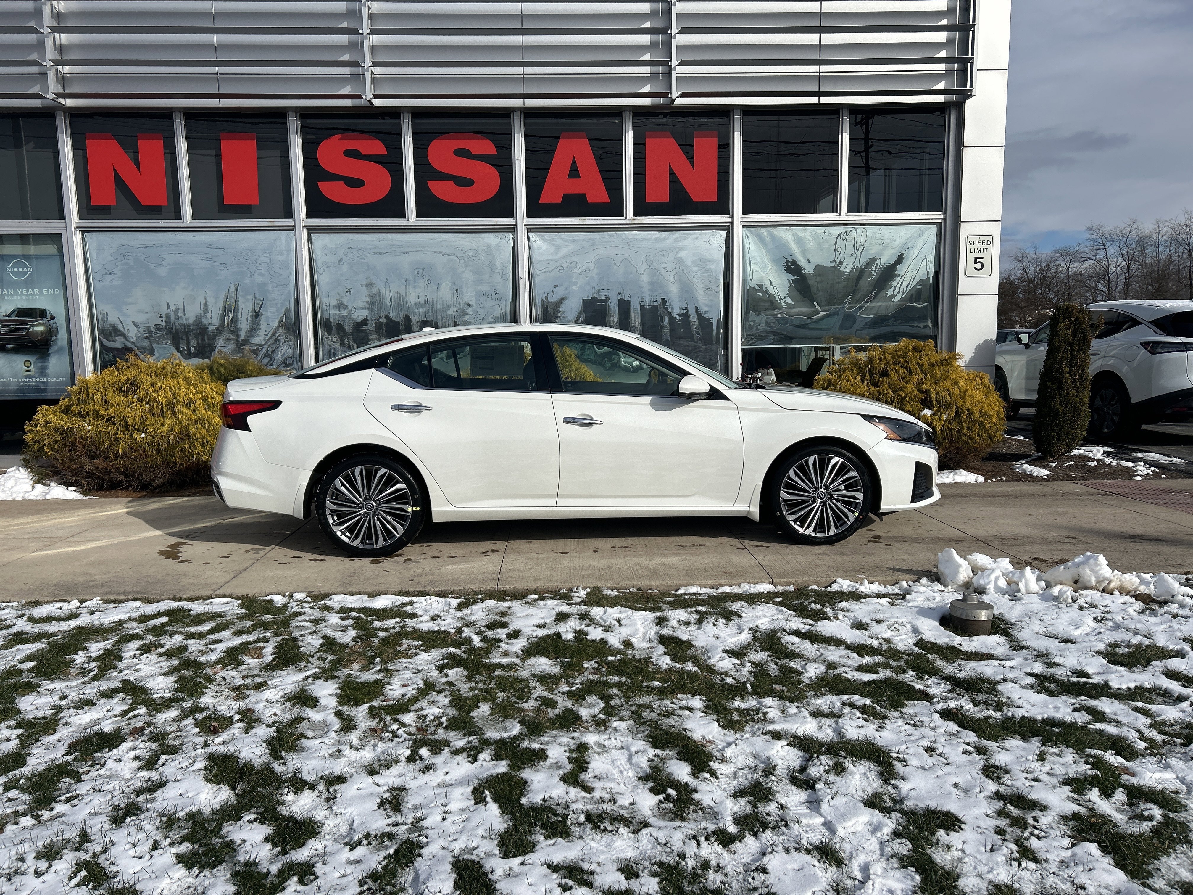 New 2025 Nissan Altima 2.5 SL image 5