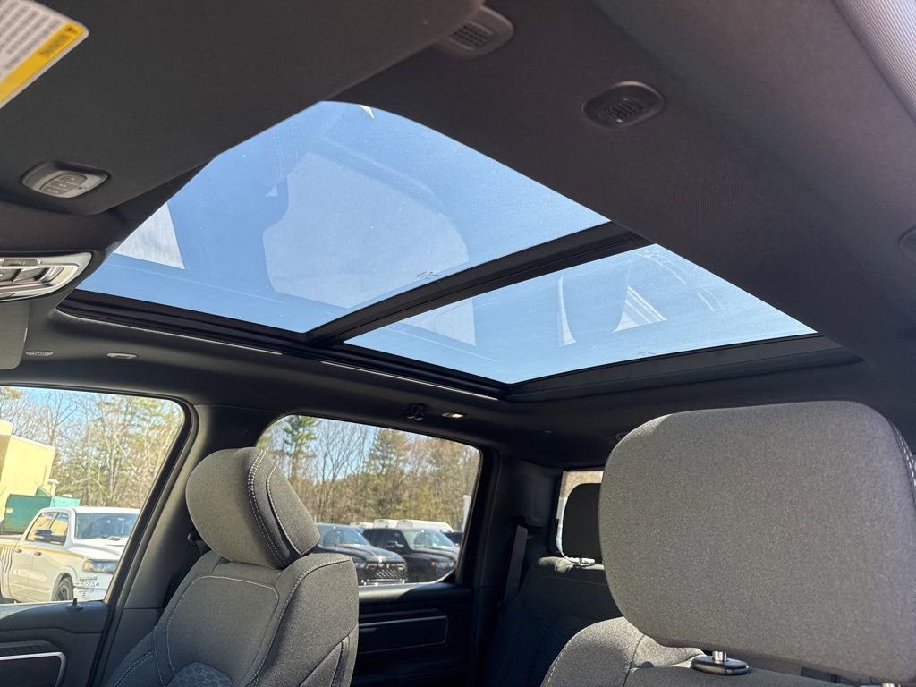 New 2026 RAM 1500 4x4 Crew Cab image 18