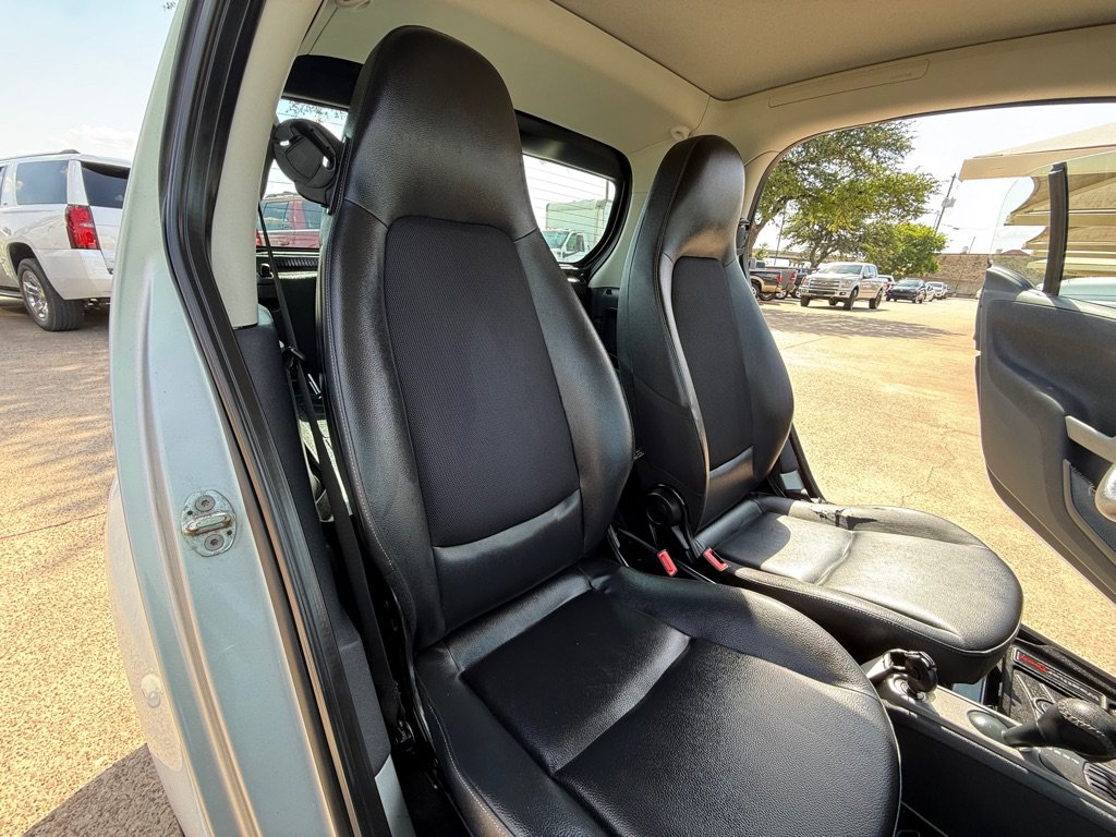 Used 2015 smart fortwo pure RWD image 16