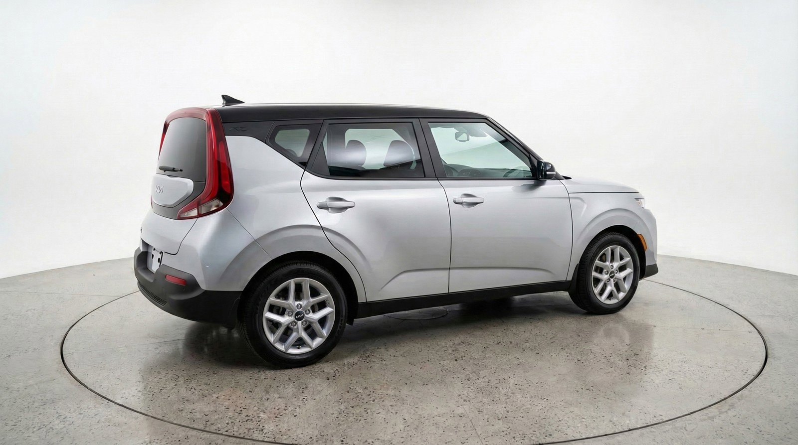 Used 2025 Kia Soul LX w/ LX Technology Package FWD image 9