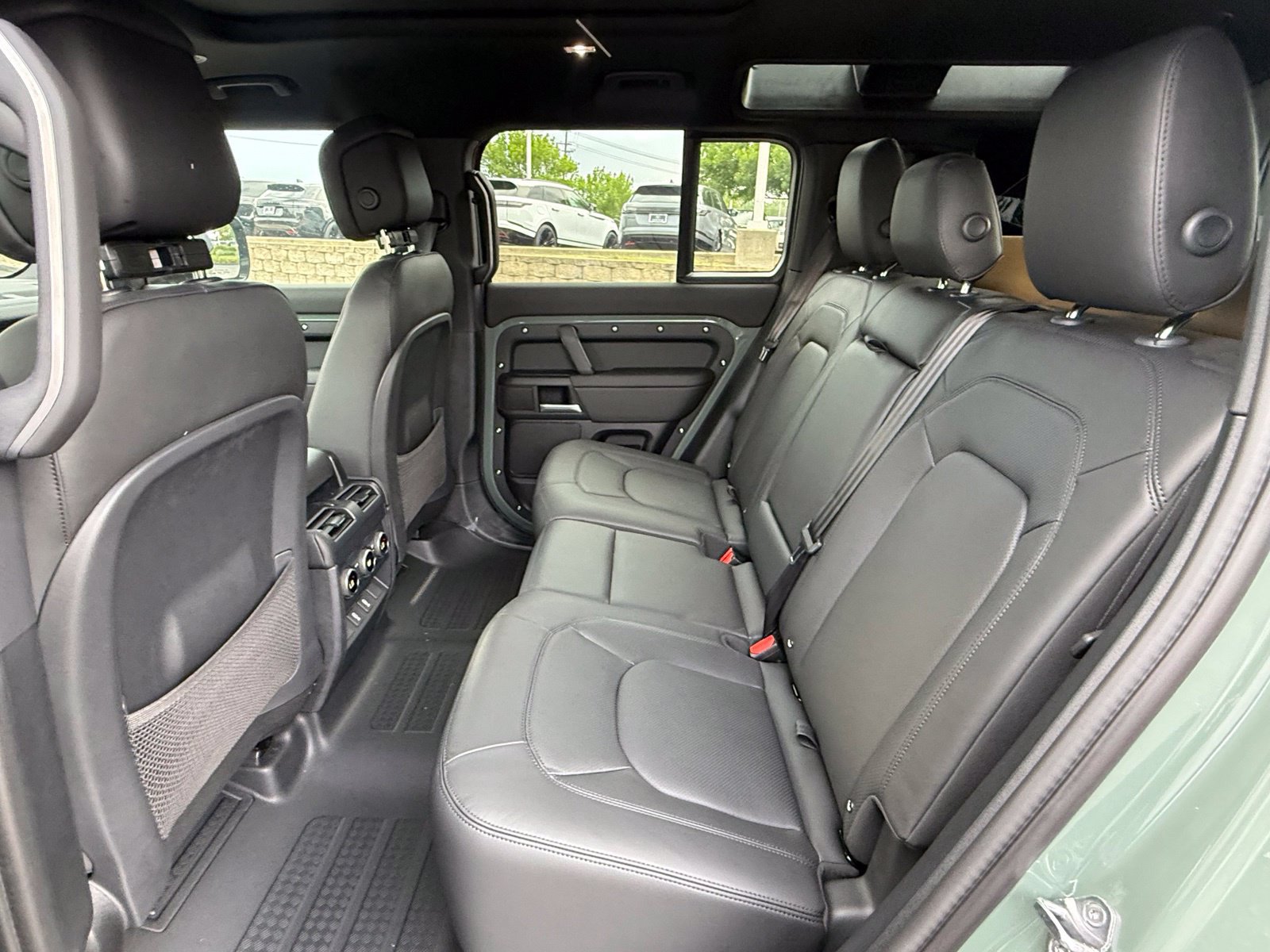 New 2026 Land Rover Defender 110 Trophy Edition AWD/4WD image 15