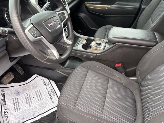 Used 2023 GMC Acadia SLE image 11