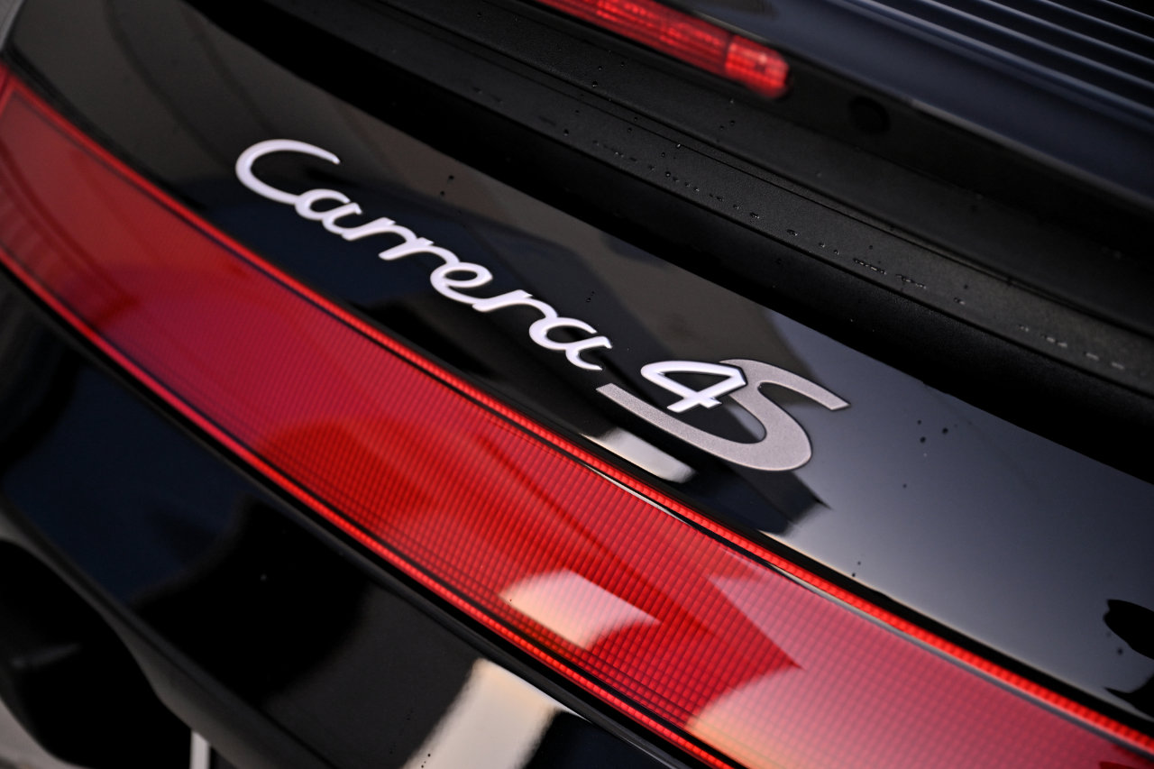 Used 2004 Porsche 911 Carrera 4S image 49