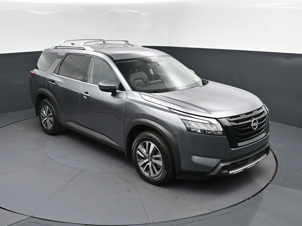Used 2023 Nissan Pathfinder SL w/ Black Appearance Package