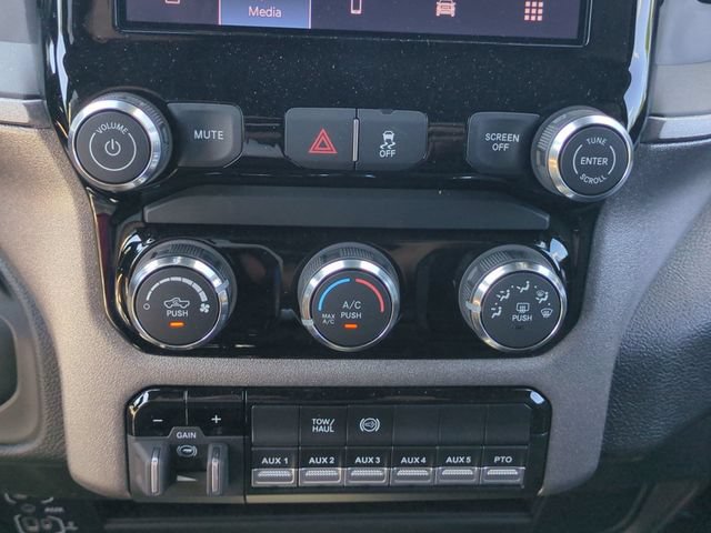 New 2026 RAM 3500 Tradesman w/ Chrome Appearance Group AWD/4WD image 25