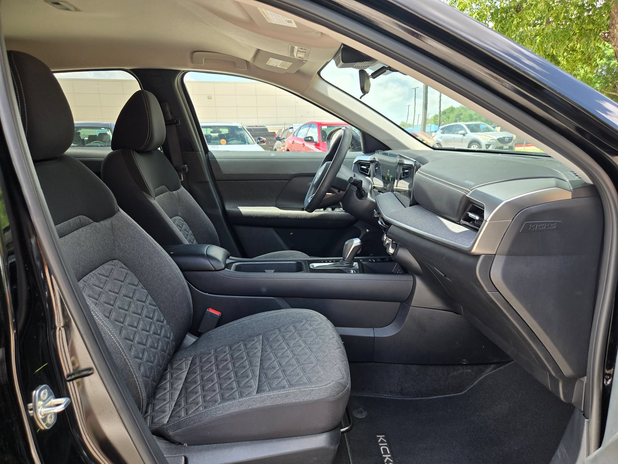 Used 2025 Nissan Kicks SV FWD image 27