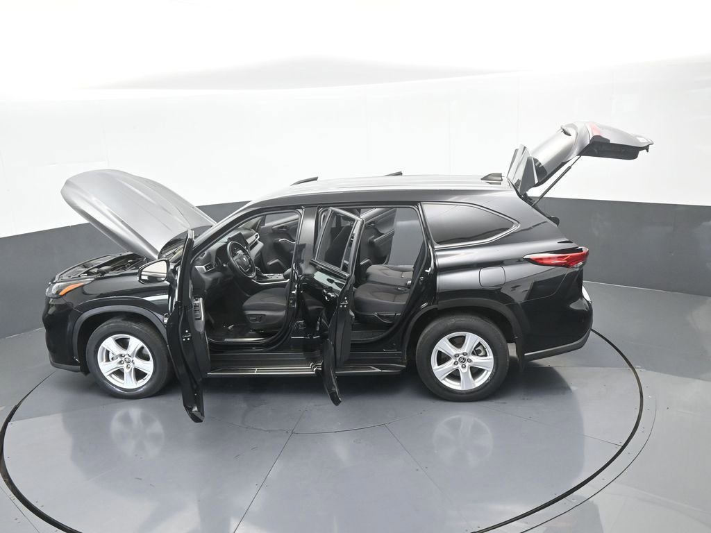 Used 2023 Toyota Highlander L image 60