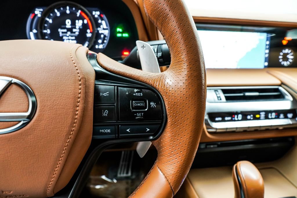 Used 2018 Lexus LC 500 Coupe w/ Sport Package image 33