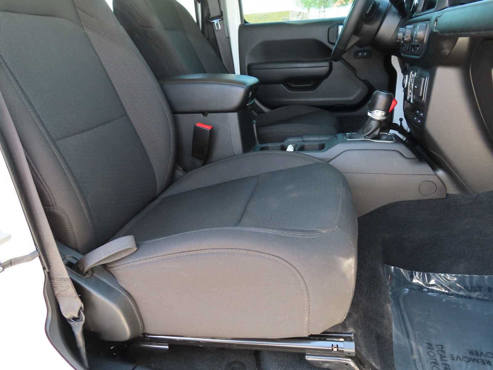 Used 2023 Jeep Gladiator Sport AWD/4WD image 15