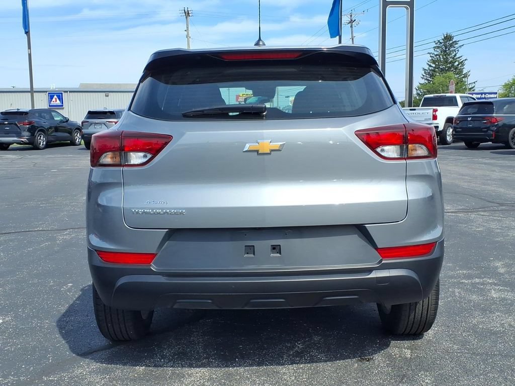 Used 2023 Chevrolet TrailBlazer LS FWD image 9