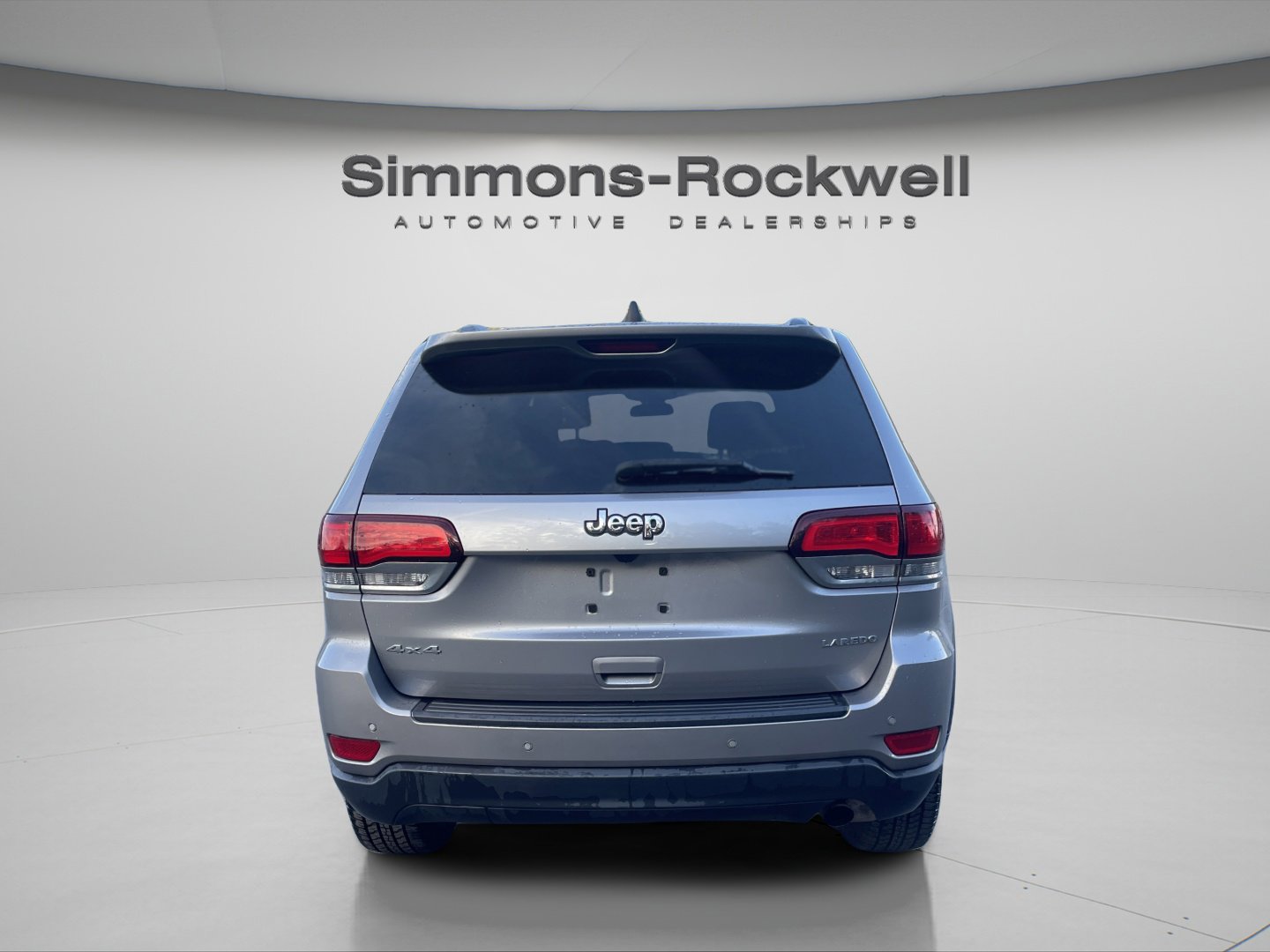 Used 2021 Jeep Grand Cherokee Laredo image 6