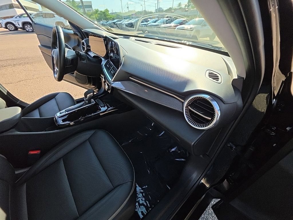 Used 2024 Chevrolet Trax ACTIV w/ Sunroof Package FWD image 29
