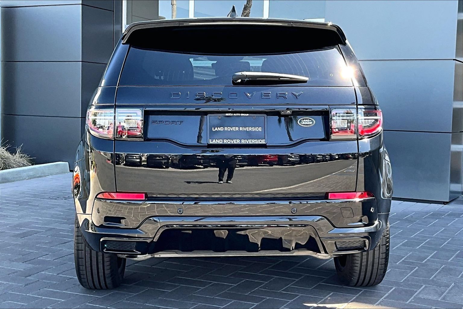 Used 2022 Land Rover Discovery Sport S R-Dynamic AWD/4WD image 4