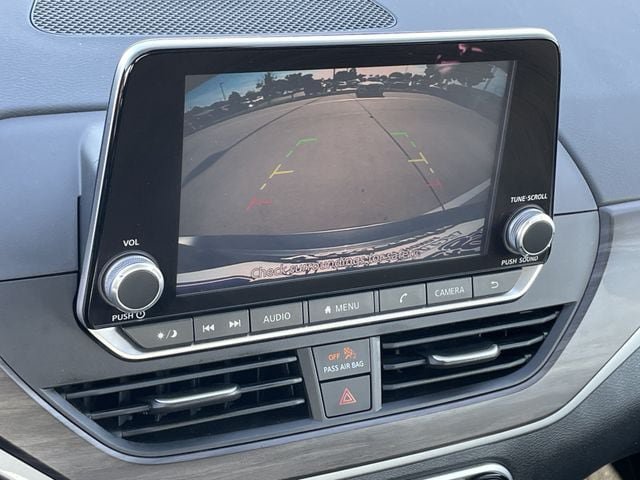 Used 2025 Nissan Altima 2.5 SV FWD image 17