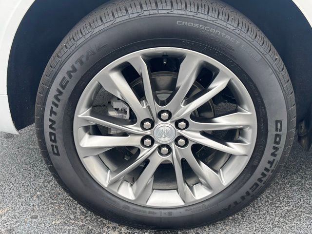 Used 2022 Buick Enclave Avenir w/ Avenir Technology Package image 6