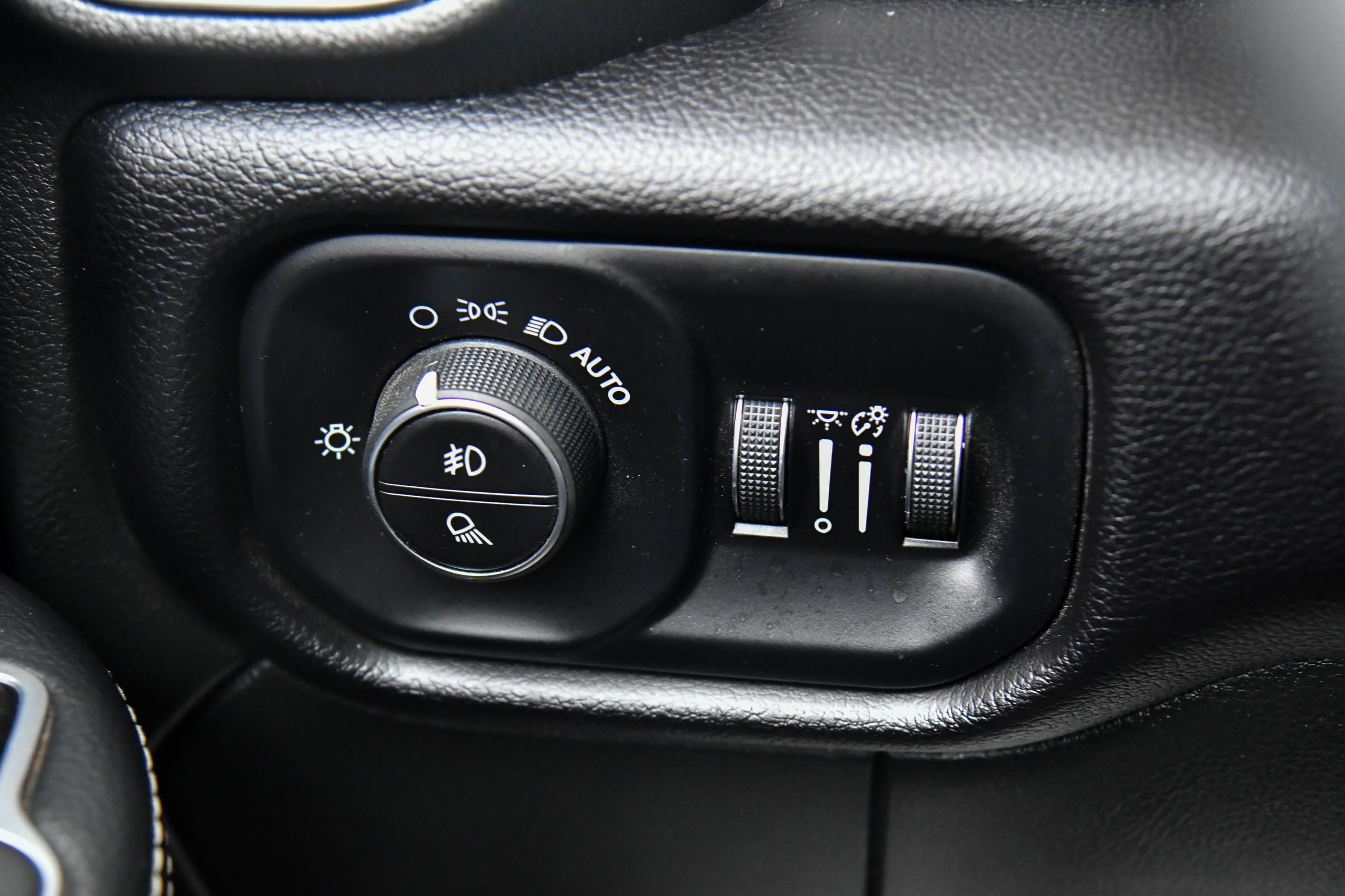 Used 2024 RAM 2500 Laramie image 36