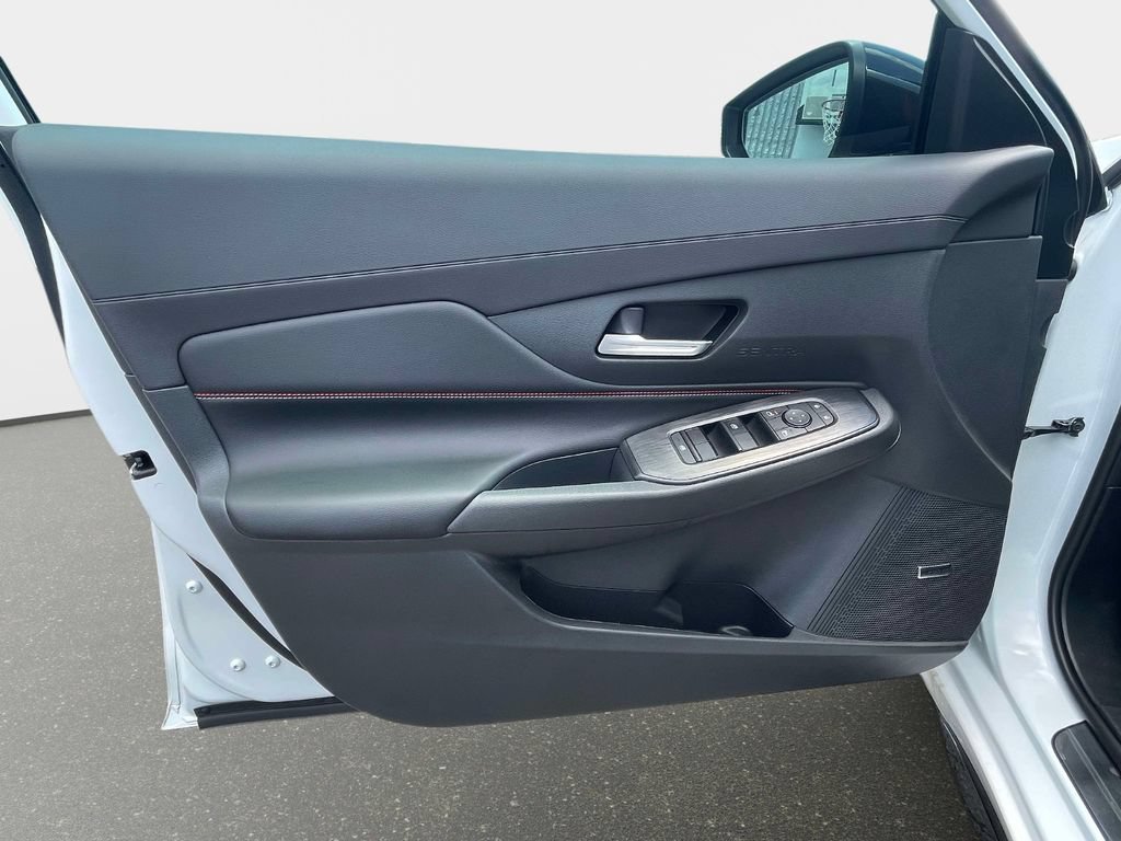 New 2026 Nissan Sentra SR w/ SR Premium Package FWD image 17