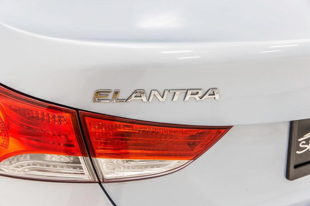 Used 2012 Hyundai Elantra Limited w/ Technology Pkg 5 FWD image 6