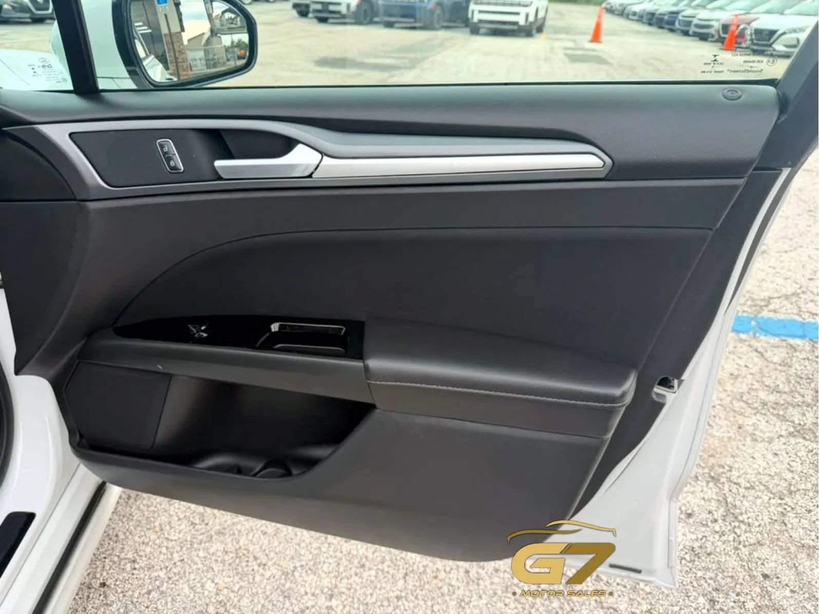 Used 2016 Ford Fusion SE FWD image 12