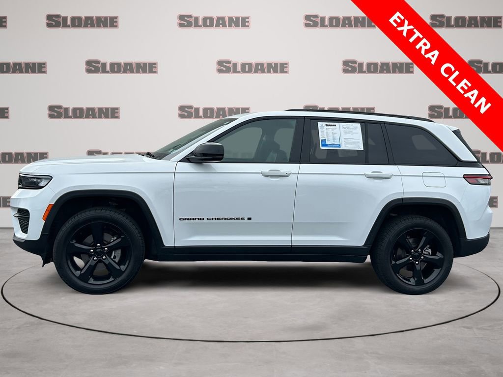 Used 2023 Jeep Grand Cherokee Altitude image 2