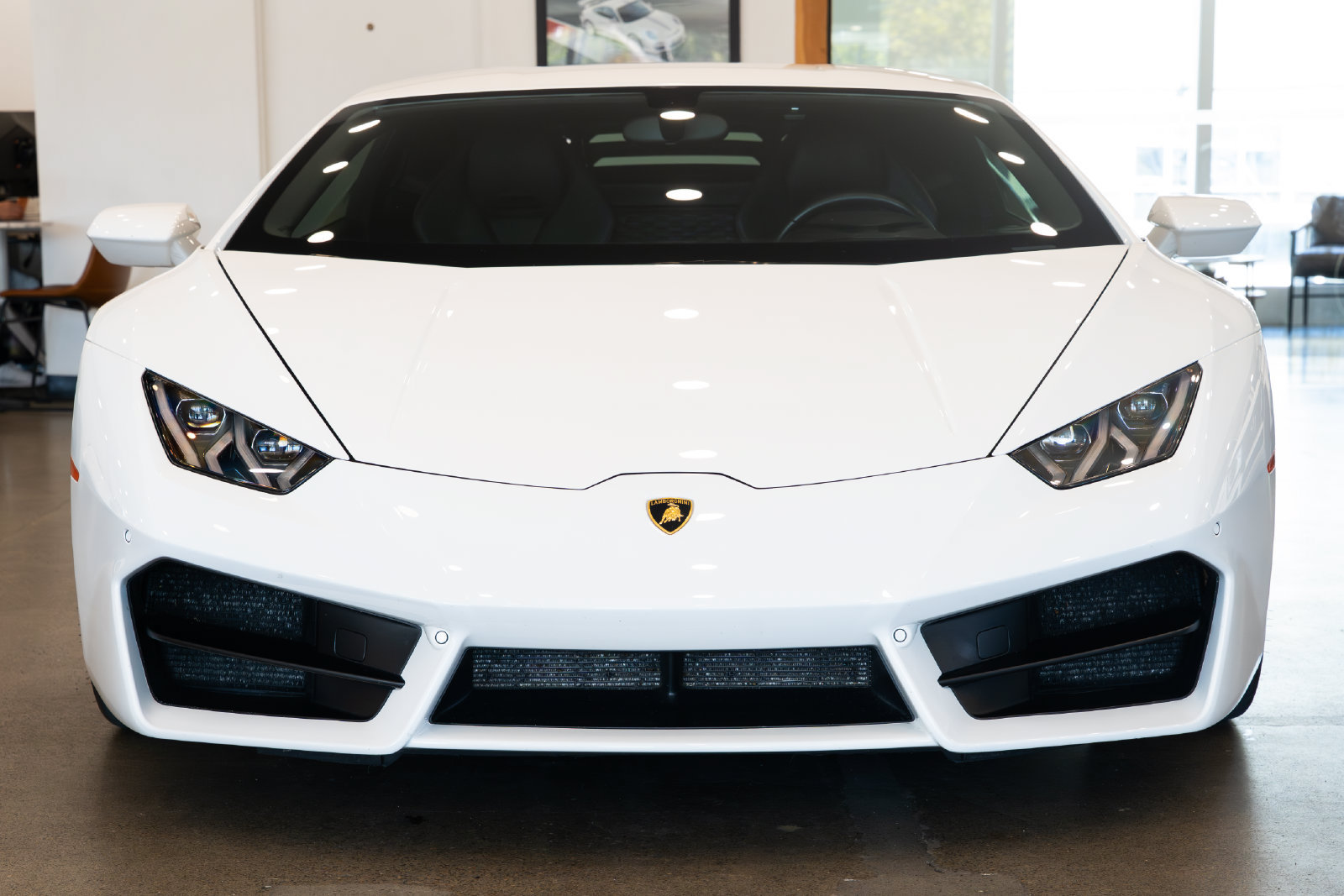 Used 2017 Lamborghini Huracan LP 580-2 RWD image 2
