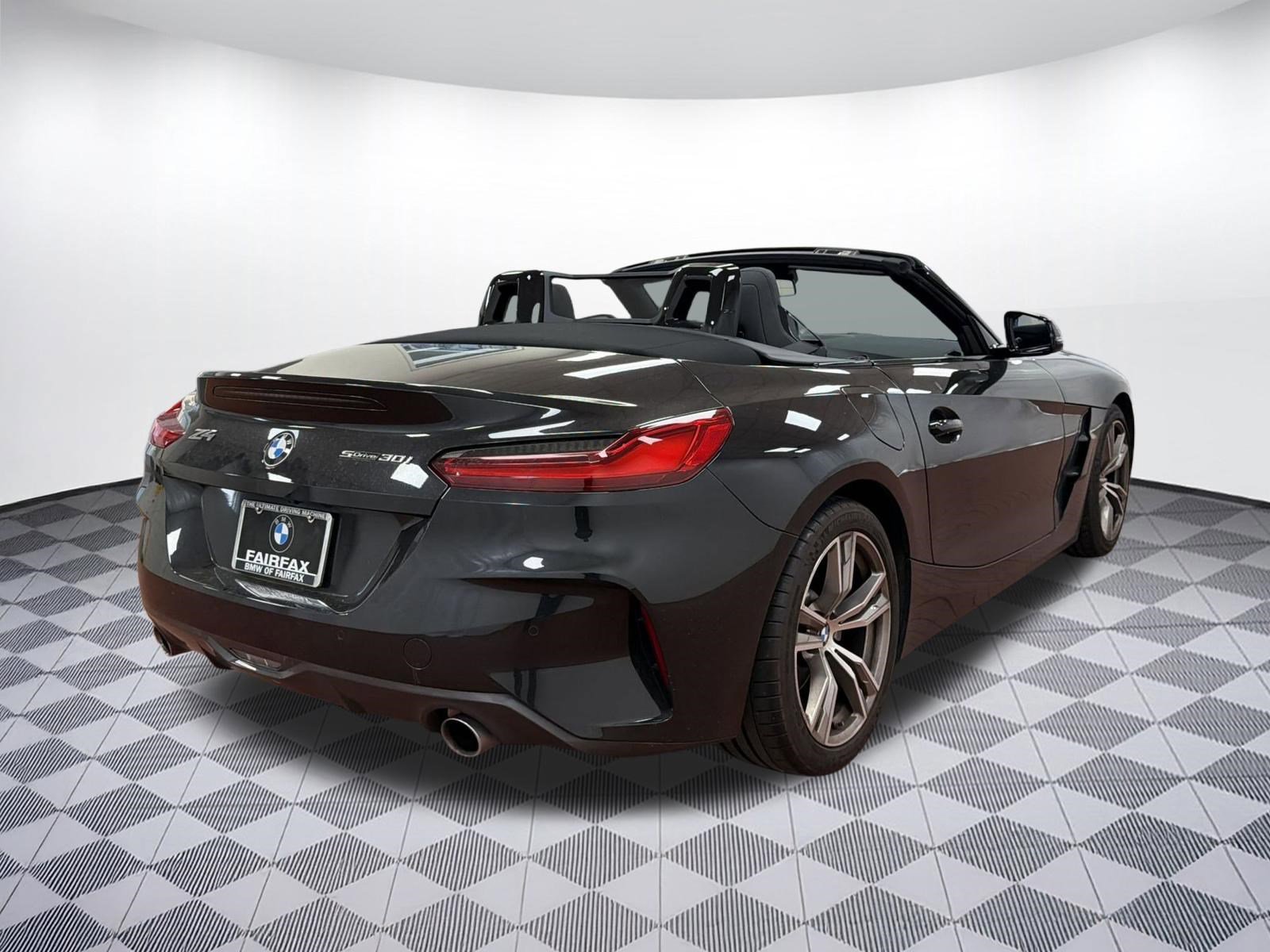 Certified 2023 BMW Z4 sDrive30i w/ Convenience Package image 9