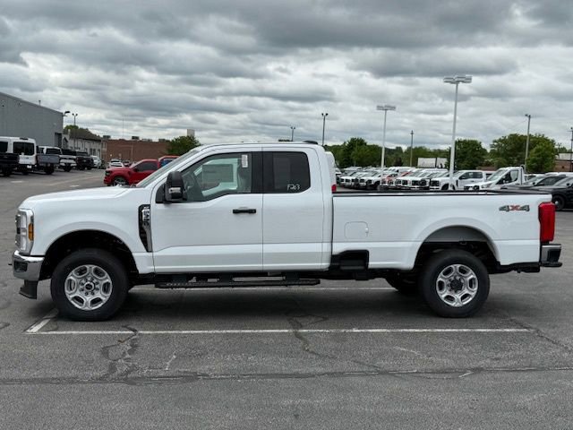 New 2025 Ford F350 XLT image 2