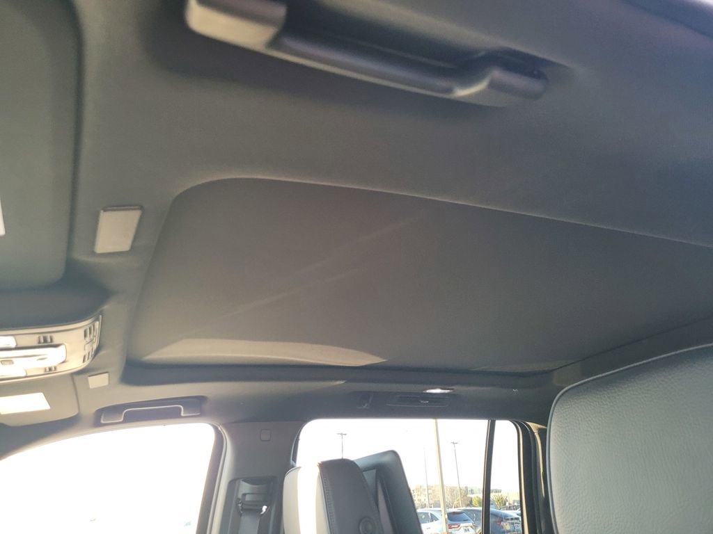 New 2026 GMC Yukon XL Denali w/ Denali Reserve Package image 17