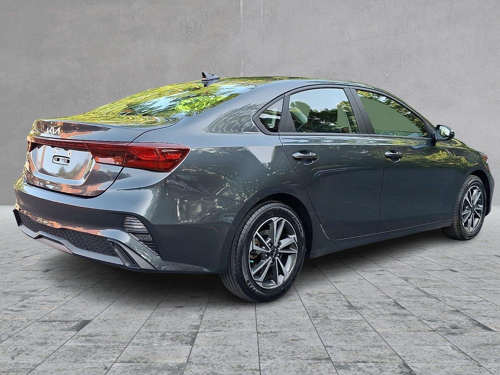 Used 2023 Kia Forte LXS w/ LXS Technology Package FWD image 6