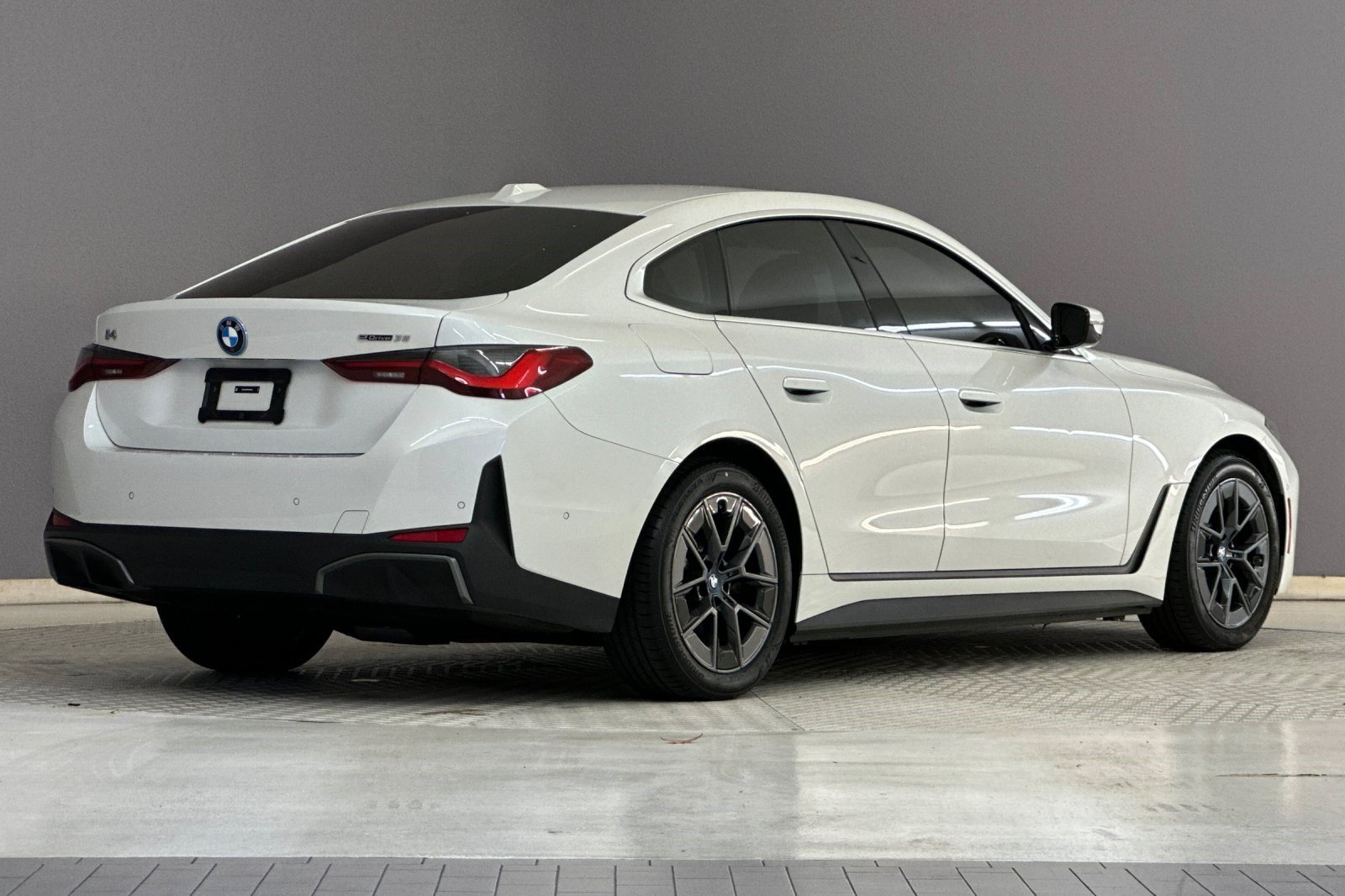 Certified 2023 BMW i4 eDrive35 w/ Premium Package RWD image 8