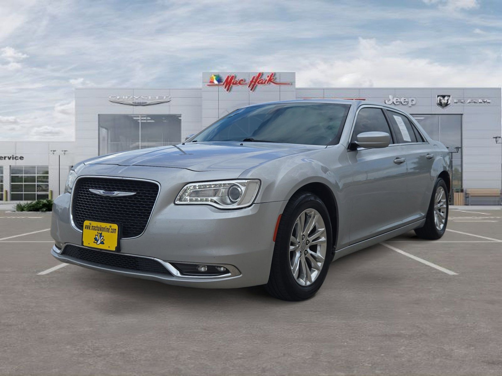 Used 2020 Chrysler 300 Touring w/ Driver Convenience Group image 1