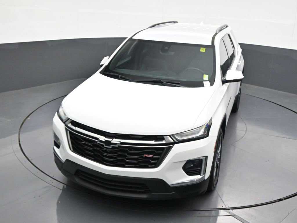 Used 2023 Chevrolet Traverse RS FWD image 28