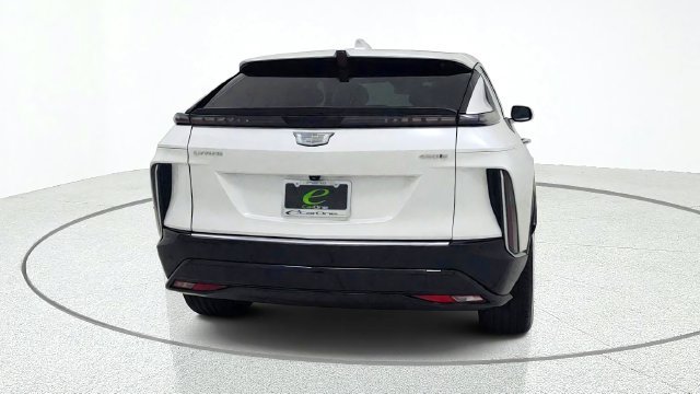 Used 2025 Cadillac Lyriq Luxury w/ LPO, Floor Liner Package RWD image 7
