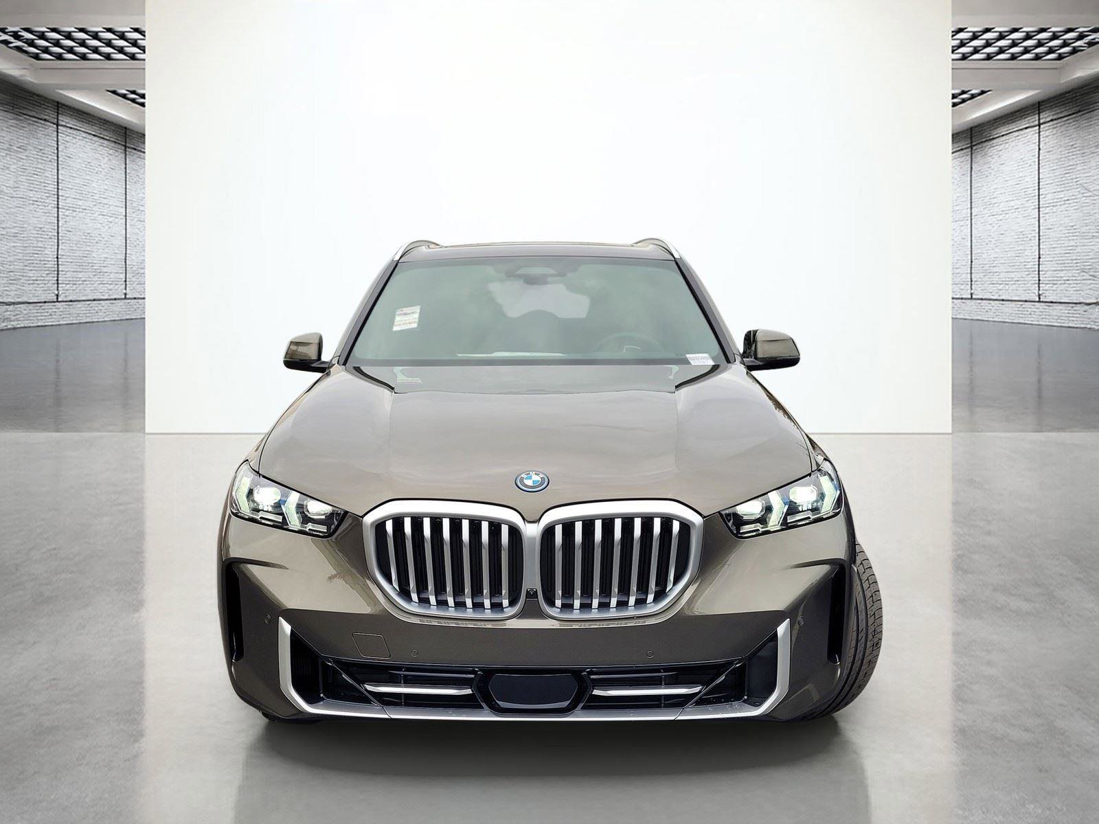 New 2026 BMW X5 xDrive50e AWD/4WD image 3