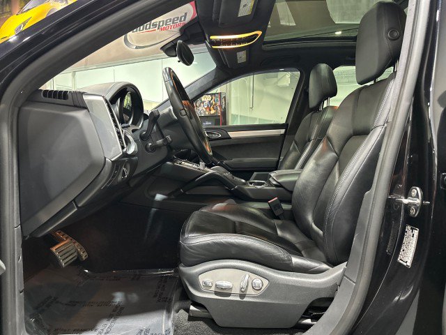 Used 2014 Porsche Cayenne GTS AWD/4WD image 38