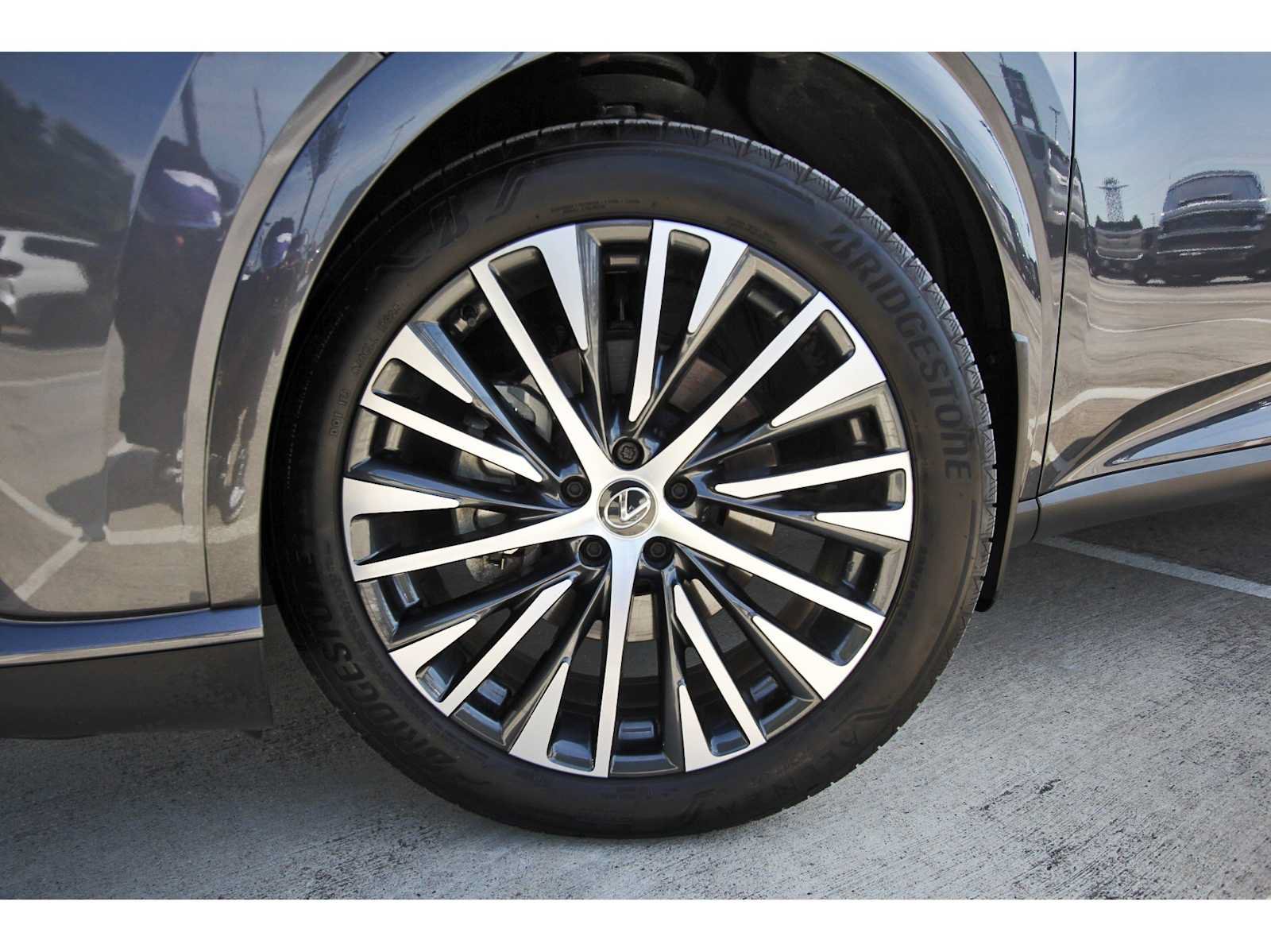 Used 2025 Lexus RX 350 Premium Plus w/ Accessory Package (Z1) FWD image 29