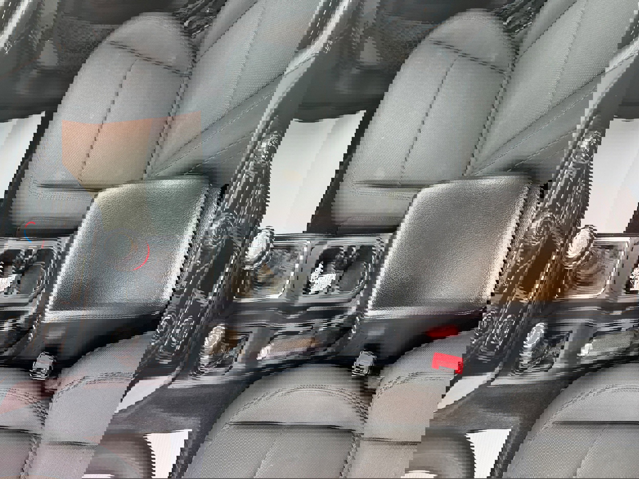 Used 2021 Jeep Gladiator Sport image 12