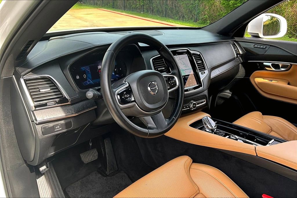 Certified 2023 Volvo XC90 B6 Ultimate w/ Protection Package Premier image 18