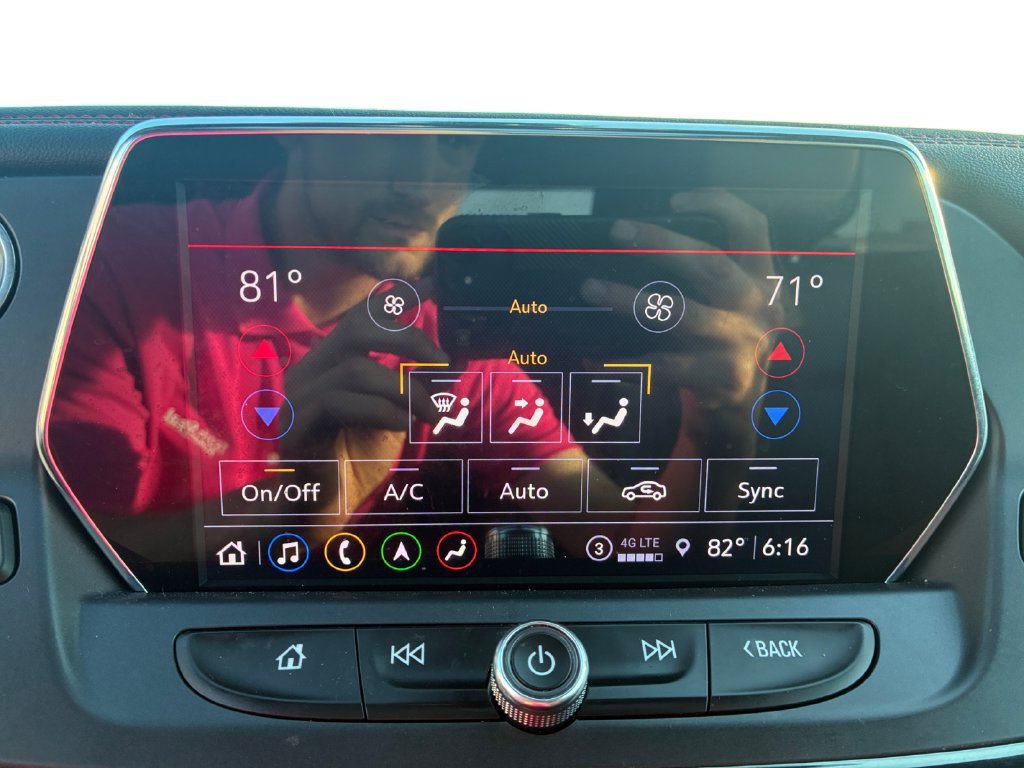 Used 2021 Chevrolet Blazer RS w/ Enhanced Convenience Package AWD/4WD image 18